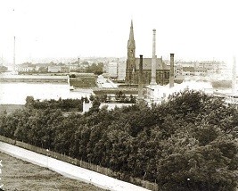 Kirche vom Waserturm aus (1900)